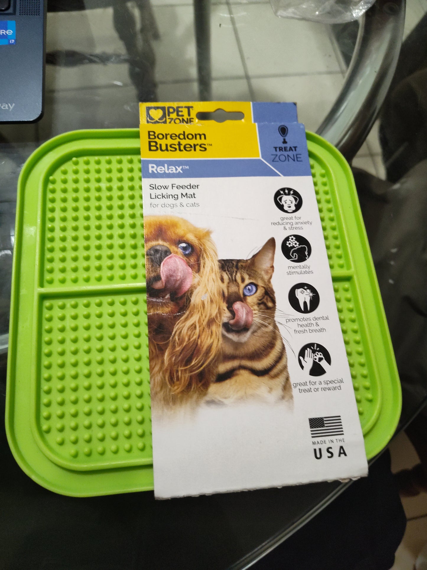 Boredom buster for cats and dogs